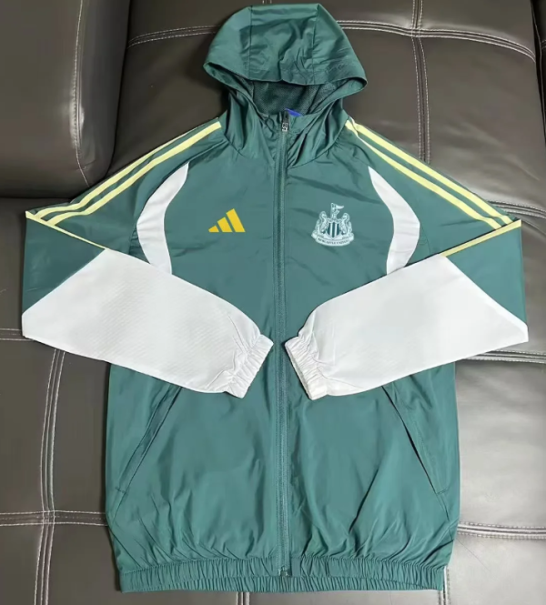 Newcastle Hooded Windbreaker 26/27