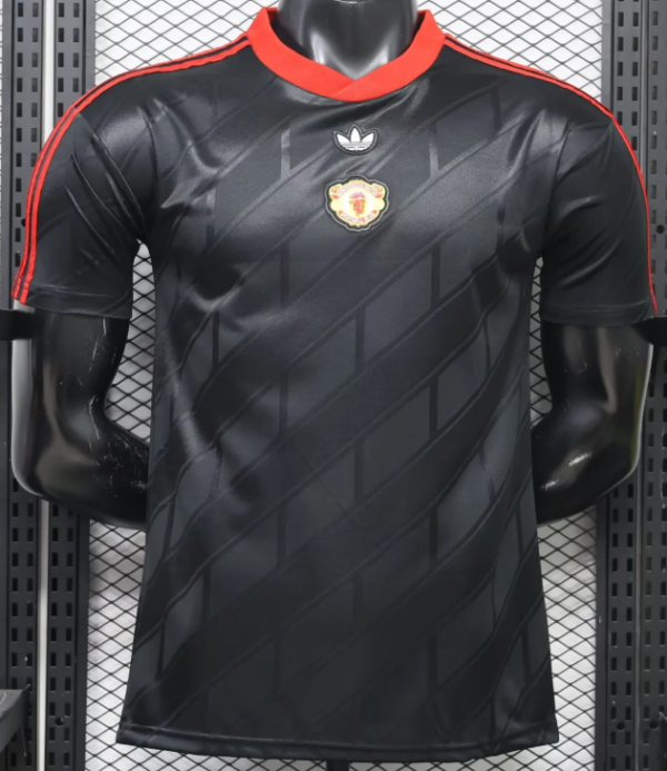 Manchester United Retro Style Player 1:1 Quality Soccer Jersey 26/27