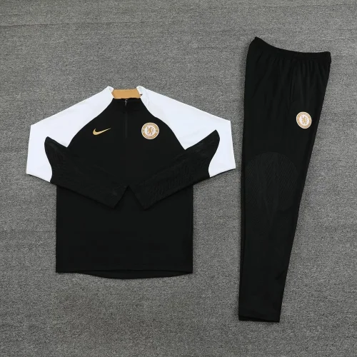 2023 Chelsea 01 black half pull