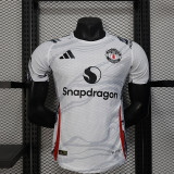 2025-26 Manchester United white special player version jersey (The player version is more slim fit, it is recommended to buy one size larger)