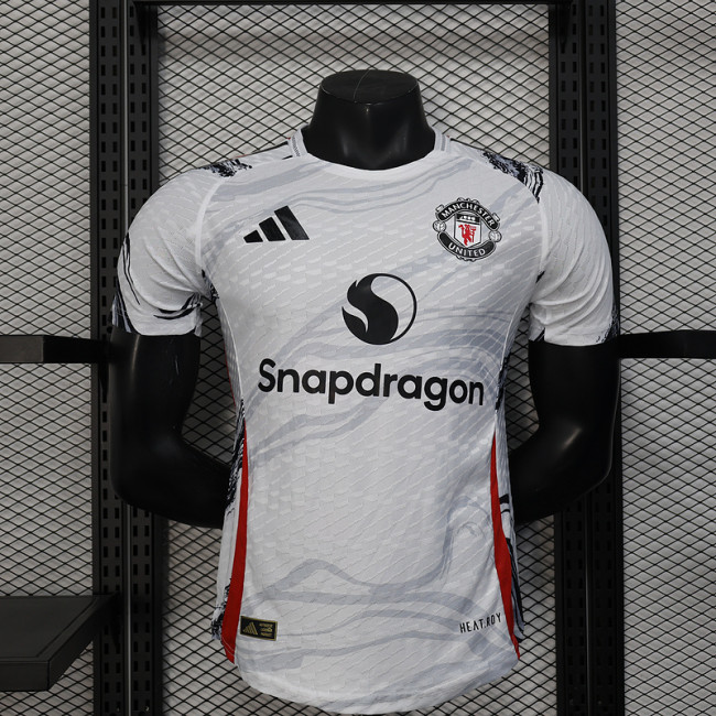 2025-26 Manchester United white special player version jersey (The player version is more slim fit, it is recommended to buy one size larger)