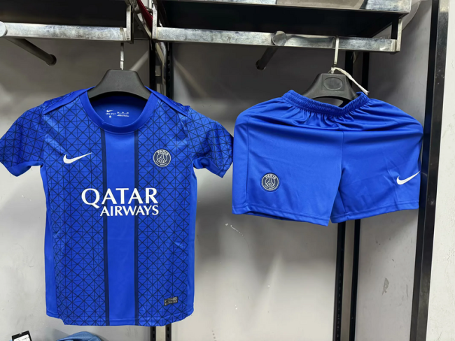 25-26 Paris Saint Germain Blue training kid kit