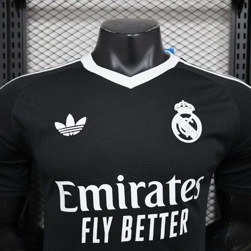 2024-25 Real Madrid black goalkeeper player version(The player version is more slim fit, it is recommended to buy one size larger)