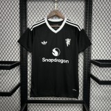 2024-25 Manchester United black goalkeeper jersey