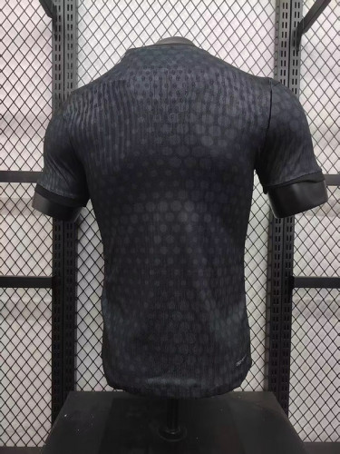 2025-26Barcelona  black special player version jersey   (The player version is more slim fit, it is recommended to buy one size larger)
