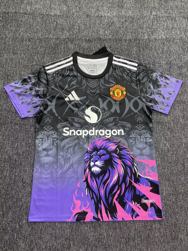 Manchester United   Lion Special training jersey