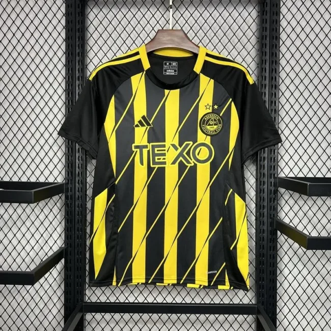 Aberdeen 2024-25 away jersey