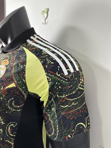 Real Madrid   2024-25 green player version  (The player version is more slim fit, it is recommended to buy one size larger)