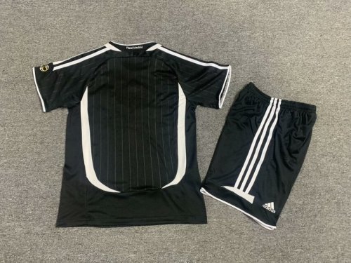 2006-07 Real Madrid away retro kid kit