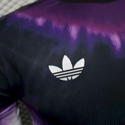 2025-26.Real Madrid   white and purple special version jersey  (The player version is more slim fit, it is recommended to buy one size larger)