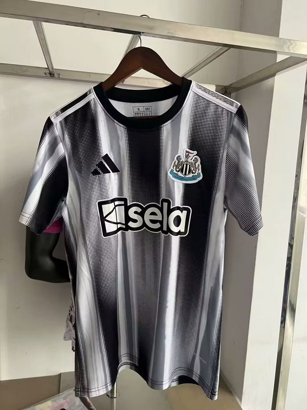2025-26 Newcastle home jersey