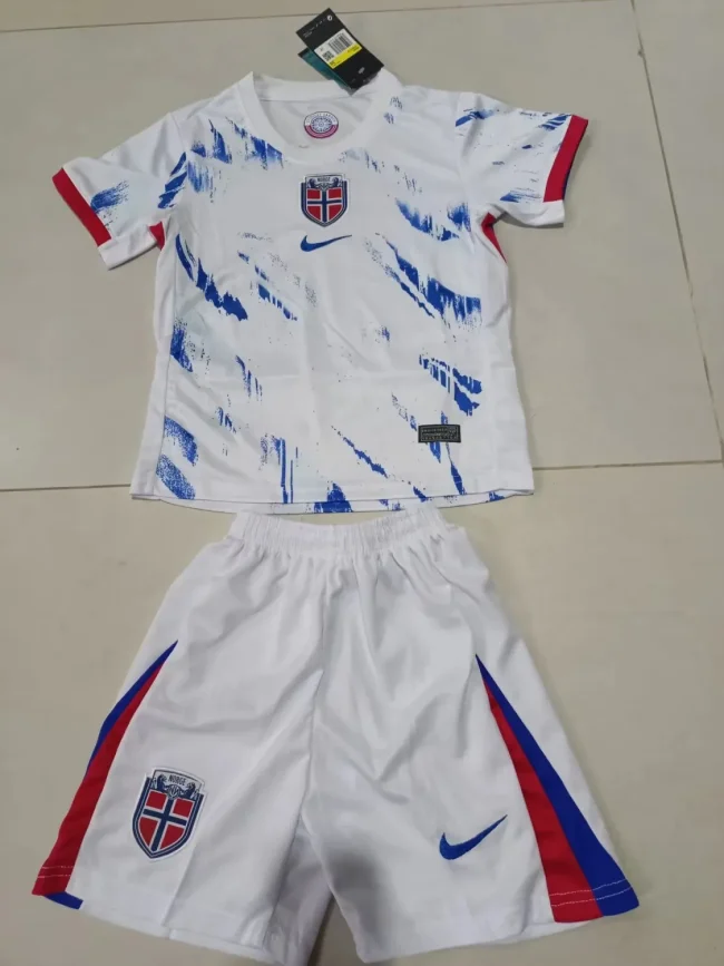 2024-25 Norway away kids kite larger)