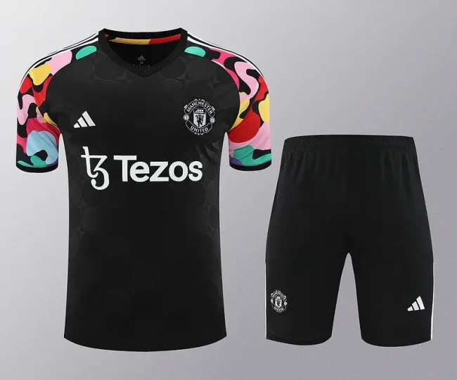 2023-24 Manchester united black training suit