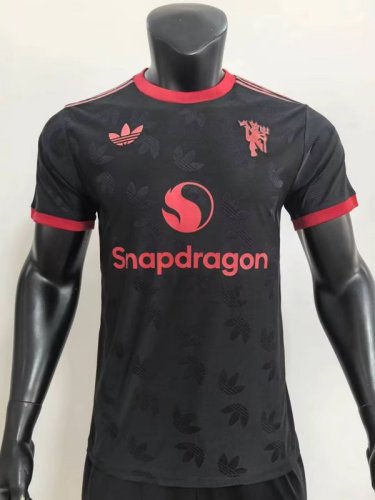 2024-25 Manchester United  Black training player version jersey(The player version is more slim fit, it is recommended to buy one size larger)