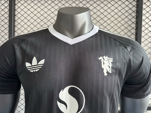 2024-25.Manchester United   Black Player version jersey (The player version is more slim fit, it is recommended to buy one size larger)