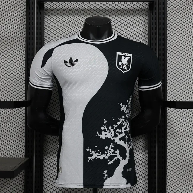 2024-25 Japan White and Black Special Player version(The player version is more slim fit, it is recommended to buy one size larger)