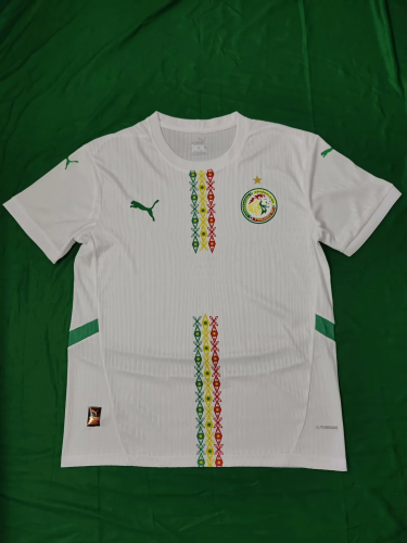 senegal 2024-25 white player version  (The player version is more slim fit, it is recommended to buy one size larger)