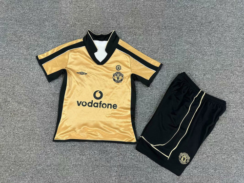 2000-01 .Manchester United  REVERSIBLE kid kit