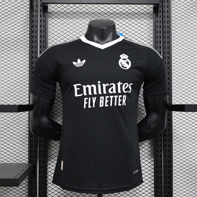 2024-25 Real Madrid black goalkeeper player version(The player version is more slim fit, it is recommended to buy one size larger)