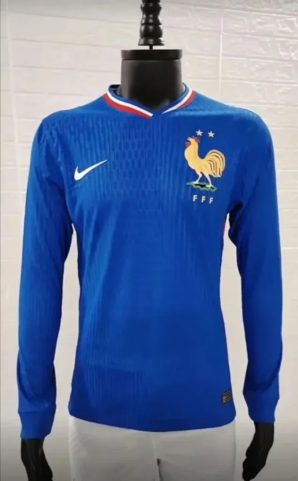 france 2024-25 home player version long sleeves (The player version is more slim fit, it is recommended to buy one size larger)