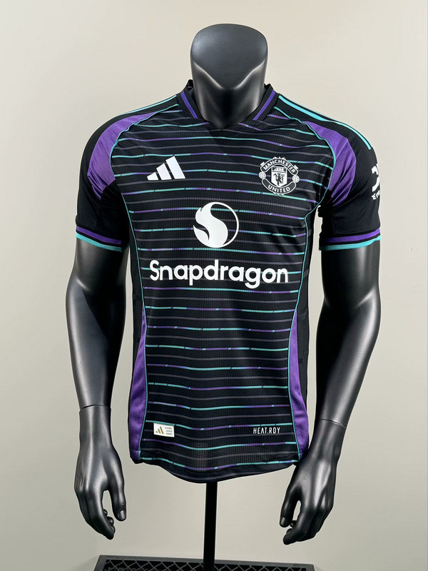 2025-26.Manchester United black Special player version jersey (The player version is more slim fit, it is recommended to buy one size larger)