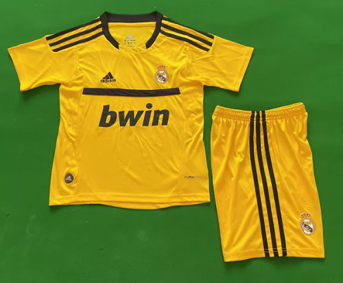 2011-12 Real Madrid   yellow goalkeeper kid kit
