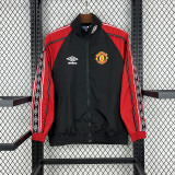 .Manchester United  199899 red and black windreaker