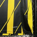 Aberdeen 2024-25 away jersey
