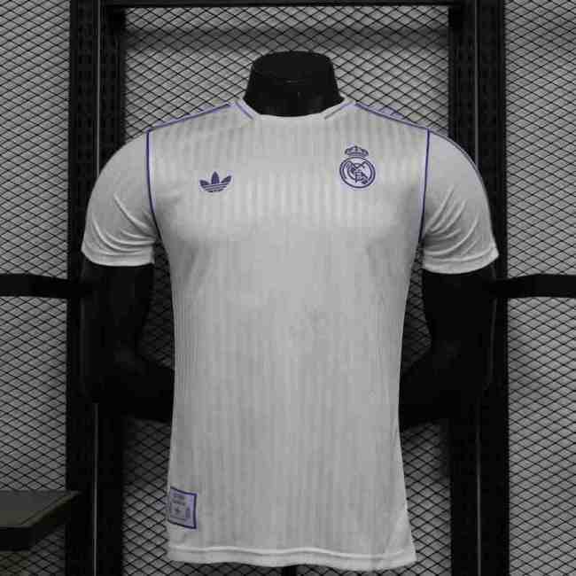25-26 Real Madrid white special player verson jersey (The player version is more slim fit, it is recommended to buy one size larger)