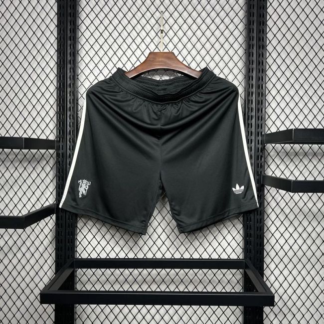 2024-25 Manchester UnitedThird away black shorts