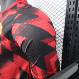 2025-26 Manchester United  red and black player version training jersey   (The player version is more slim fit, it is recommended to buy one size larger)