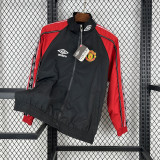 .Manchester United  199899 red and black windreaker