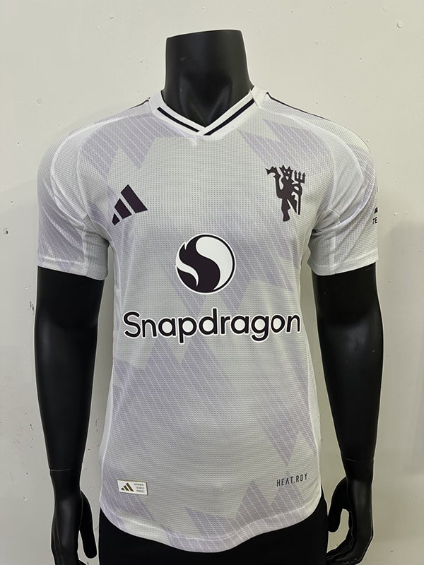 2025-26 Manchester United white special player version jersey (The player version is more slim fit, it is recommended to buy one size larger)