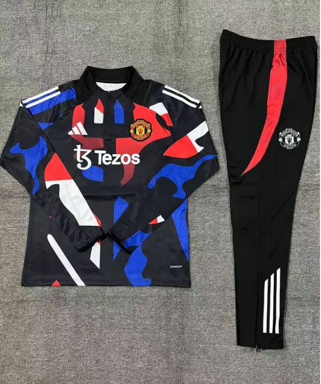 2024-25 Manchester United half-zip black suit [camouflage style]