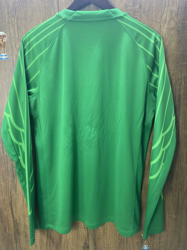 2025-26 .Paris Saint Germain   Green long sleeve goalkeeper jersey