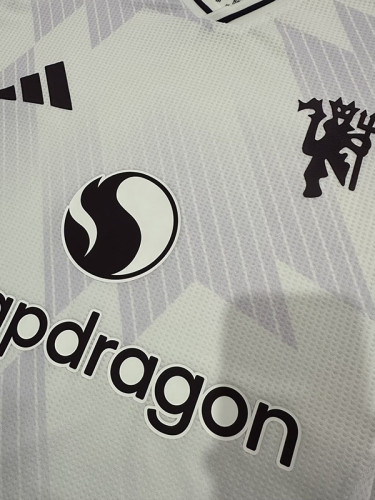 2025-26 Manchester United  white special player version jersey  (The player version is more slim fit, it is recommended to buy one size larger)