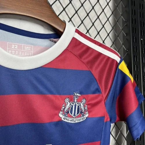 2024-25 Newcastle away kids kit