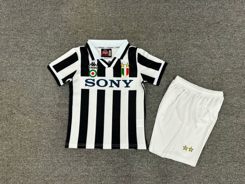 1995-96 .Juventus home retro kid kit