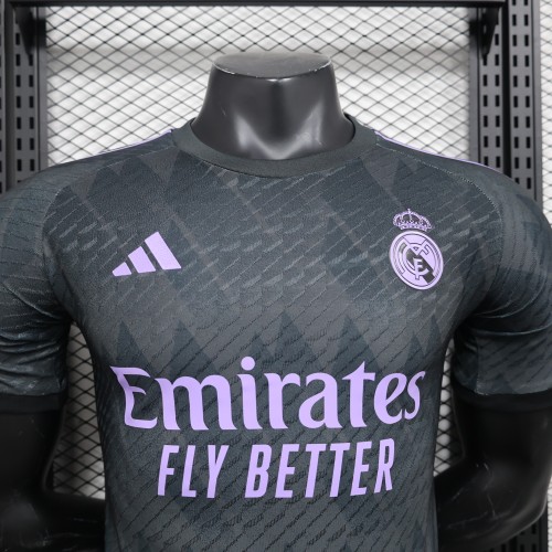 24-2025 Real Madrid black special player version jersey(The player version is more slim fit, it is recommended to buy one size larger)