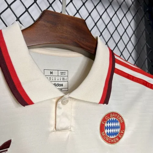 2024-25 Bayern Munich Third Away