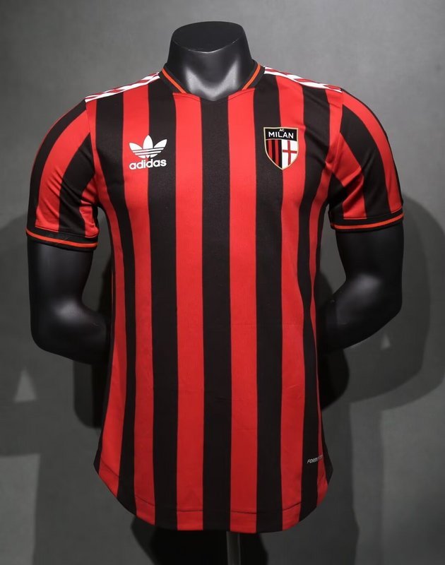 2024-25 AC Milan model player version jersey (The player version is more slim fit, it is recommended to buy one size larger)