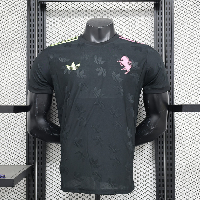 2024-25 Manchester United black special player version jersey (The player version is more slim fit, it is recommended to buy one size larger)