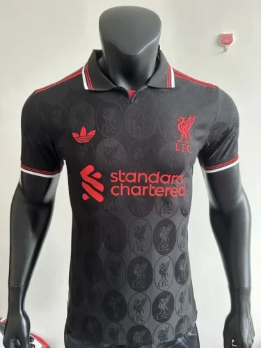 liverpool 2025-26 black player verison (The player version is more slim fit, it is recommended to buy one size larger)