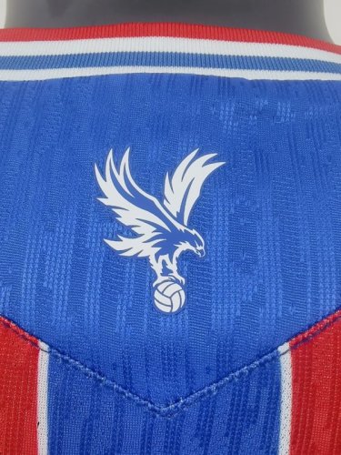 2025-26 Crystal Palace home player version soccer jersey    (The player version is more slim fit, it is recommended to buy one size larger)