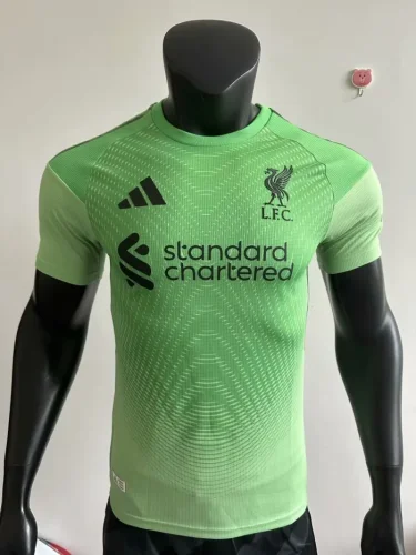 liverpool 2025-26 green player verison(The player version is more slim fit, it is recommended to buy one size larger)
