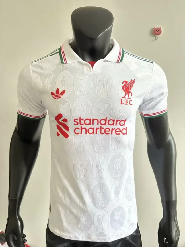 liverpool 2025-26 white player verison (The player version is more slim fit, it is recommended to buy one size larger)
