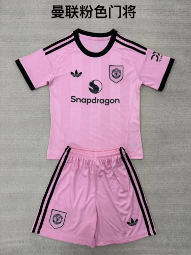 25-26 Manchester United Pink Goalkeeper kid kit