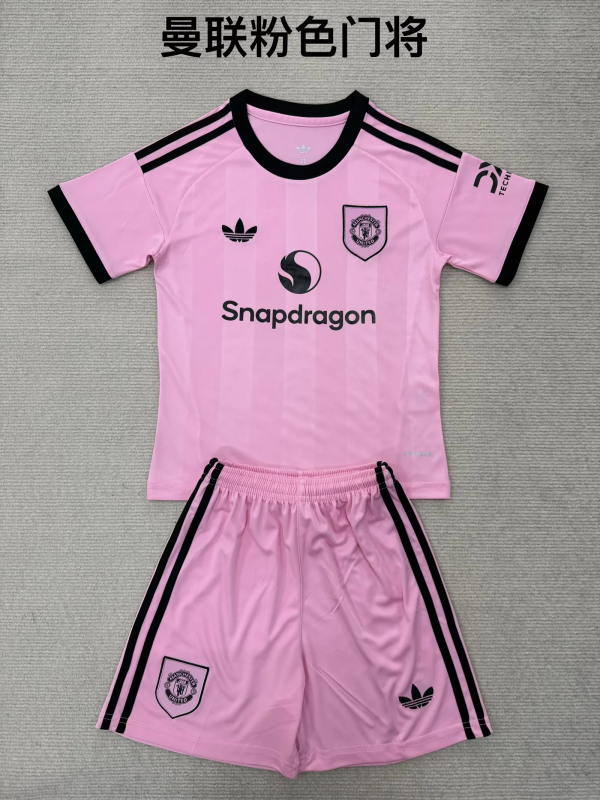 25-26 Manchester United Pink Goalkeeper kid kit