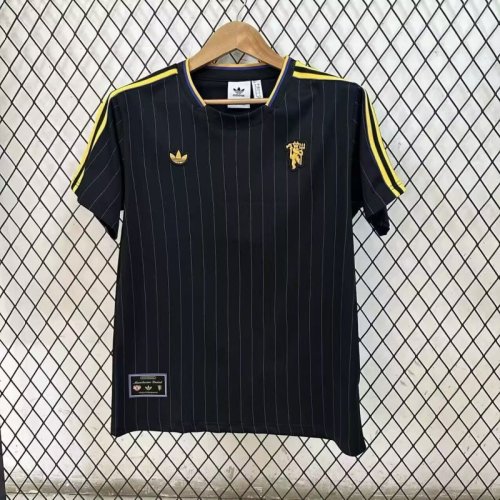 25-26 Manchester United Black retro Model Jersey