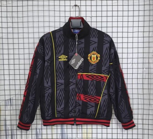 25-26 Manchester United black retro windbreaker